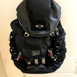 Oakley kitchen sink large men’s backpack